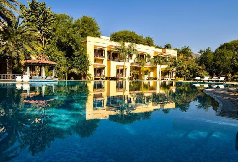 The Royal Retreat Resort & Spa Udaipur Exterior photo