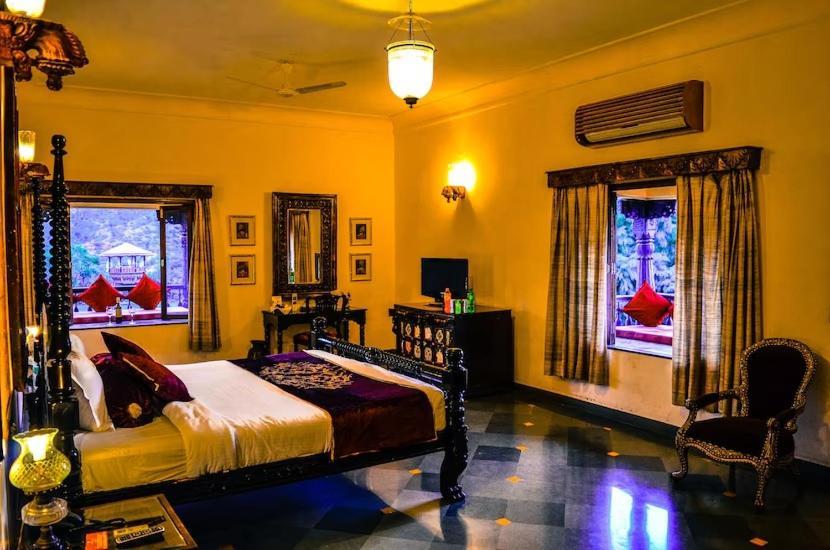 The Royal Retreat Resort & Spa Udaipur Exterior photo