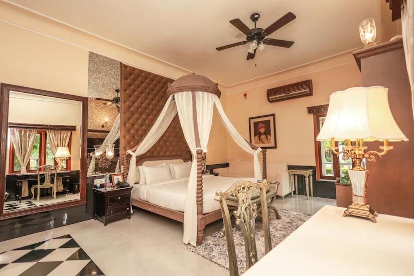 The Royal Retreat Resort & Spa Udaipur Exterior photo