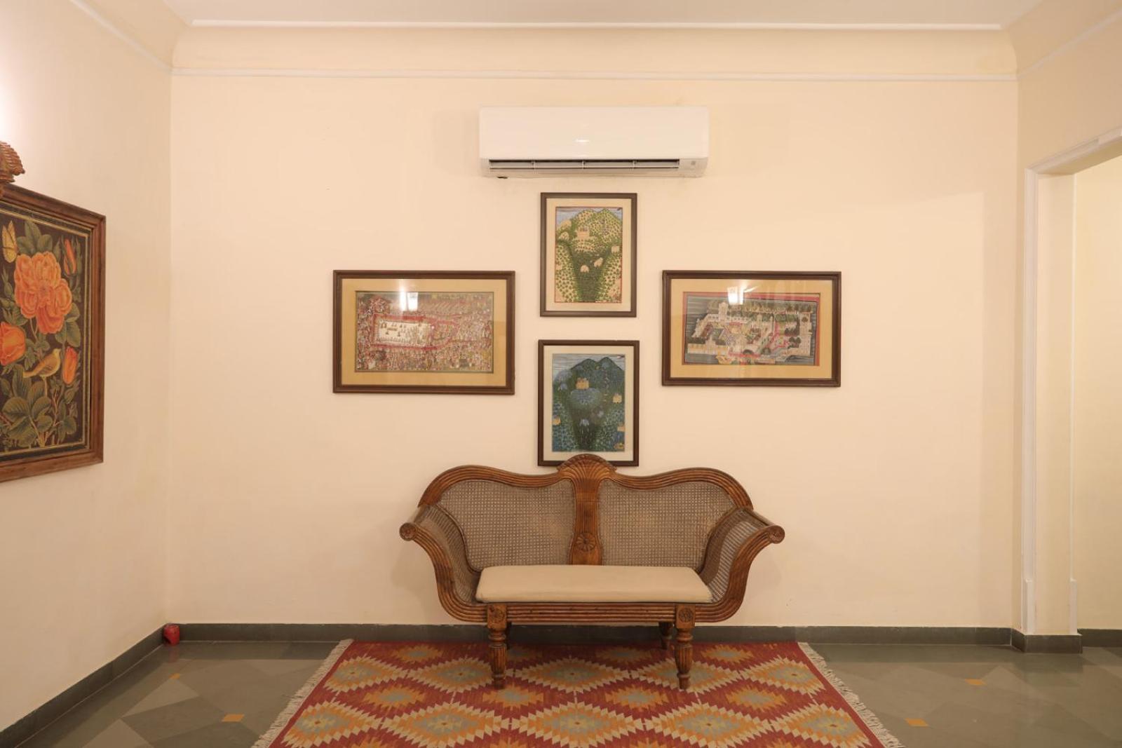 The Royal Retreat Resort & Spa Udaipur Exterior photo