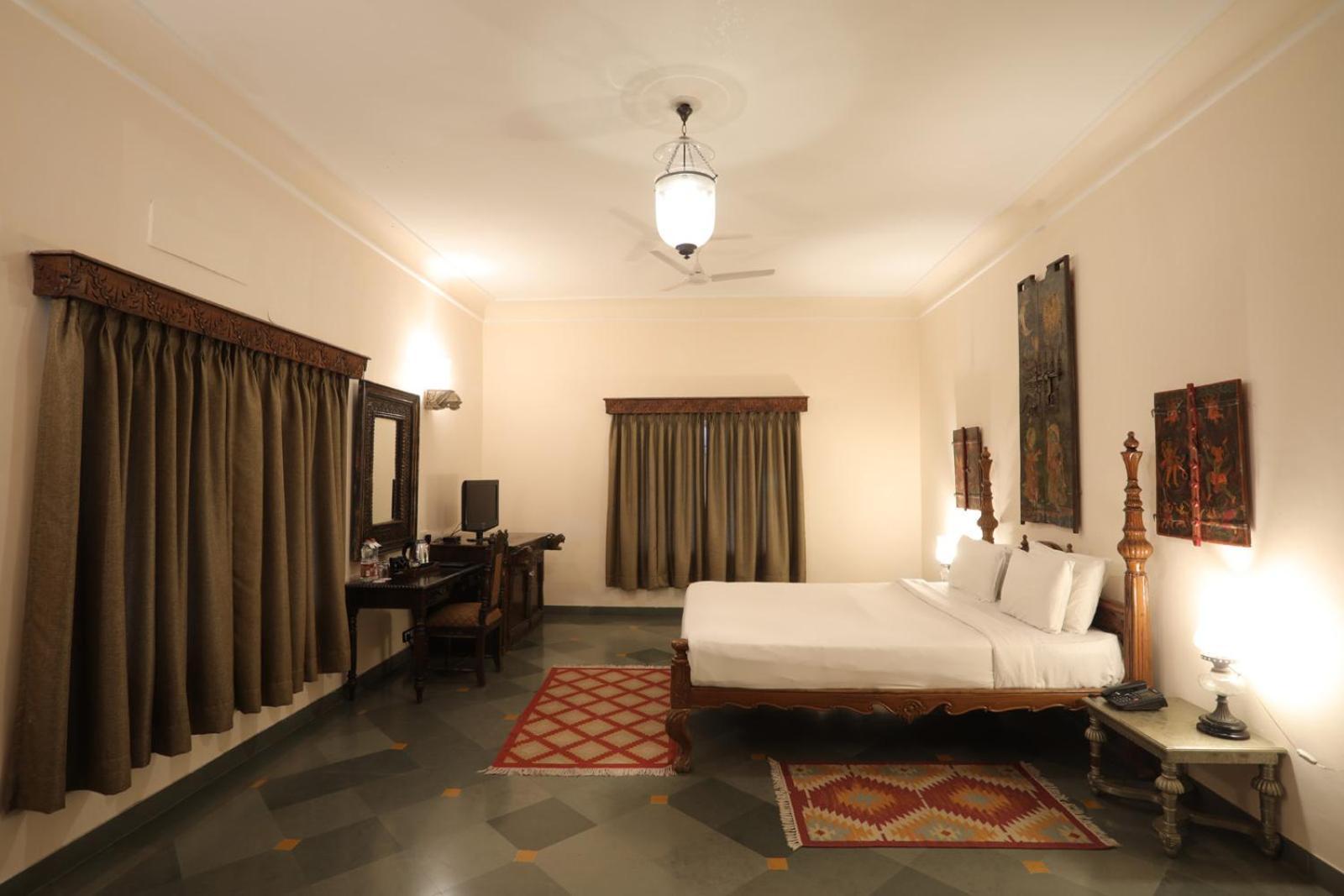 The Royal Retreat Resort & Spa Udaipur Exterior photo