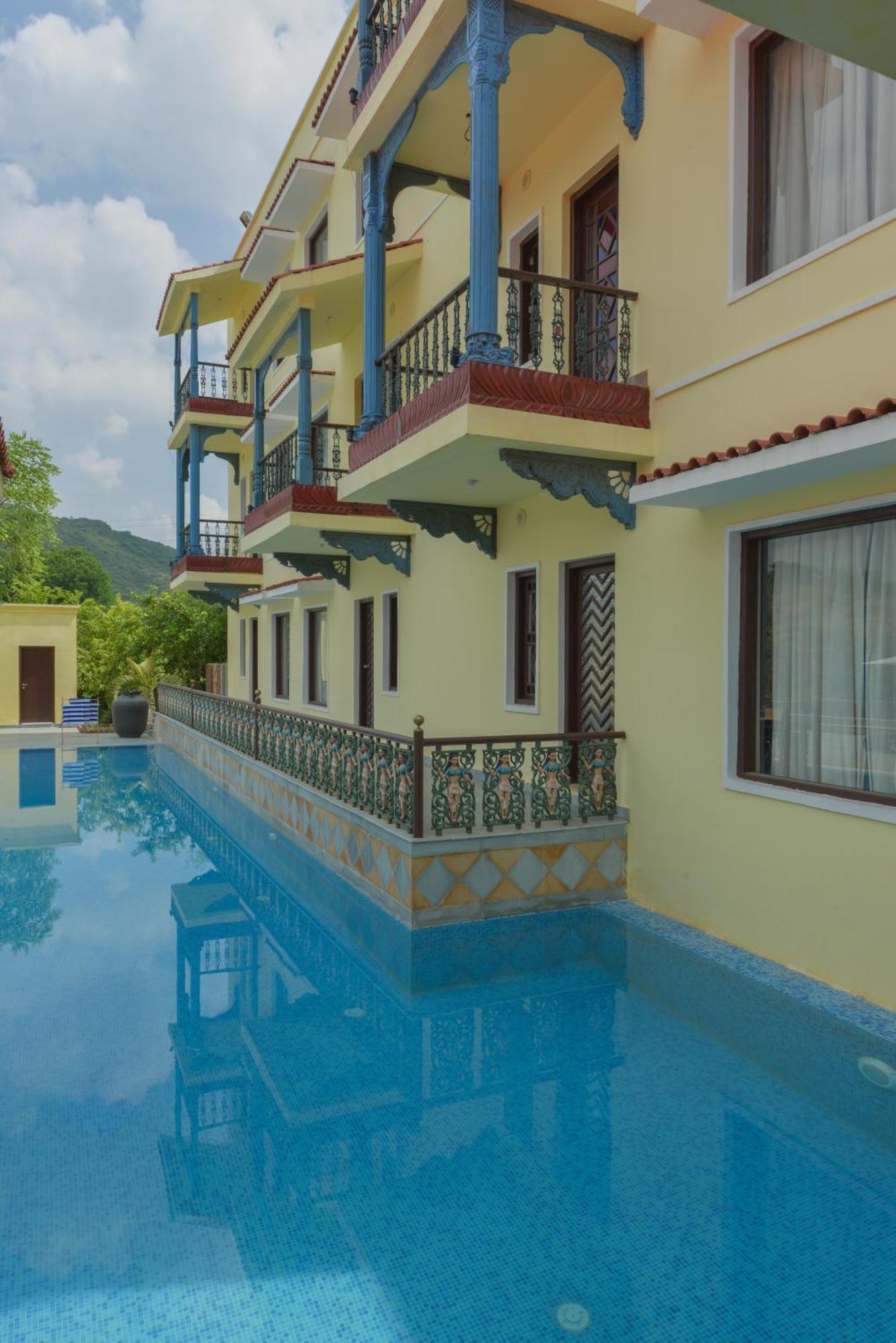 The Royal Retreat Resort & Spa Udaipur Exterior photo
