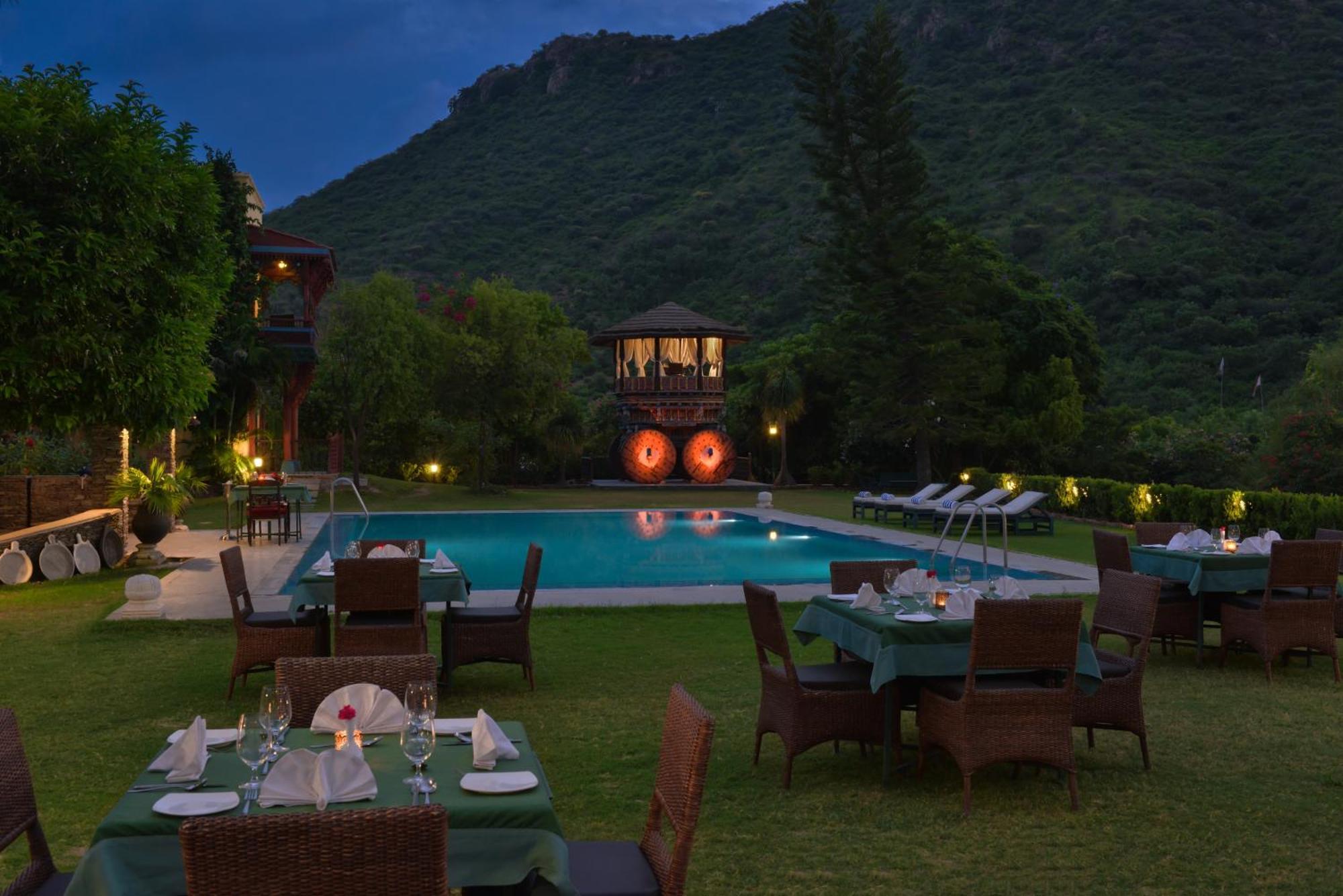 The Royal Retreat Resort & Spa Udaipur Exterior photo
