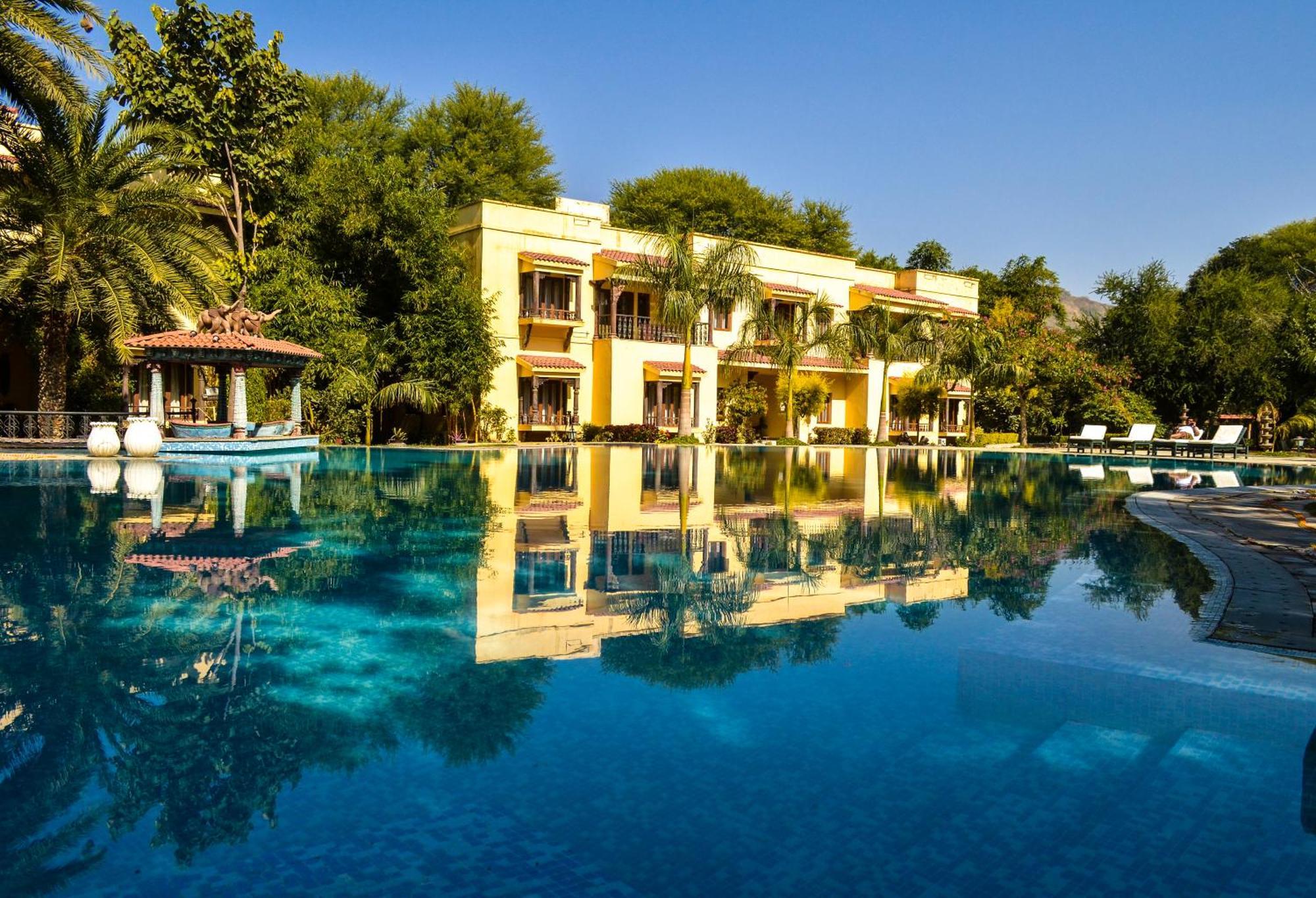 The Royal Retreat Resort & Spa Udaipur Exterior photo