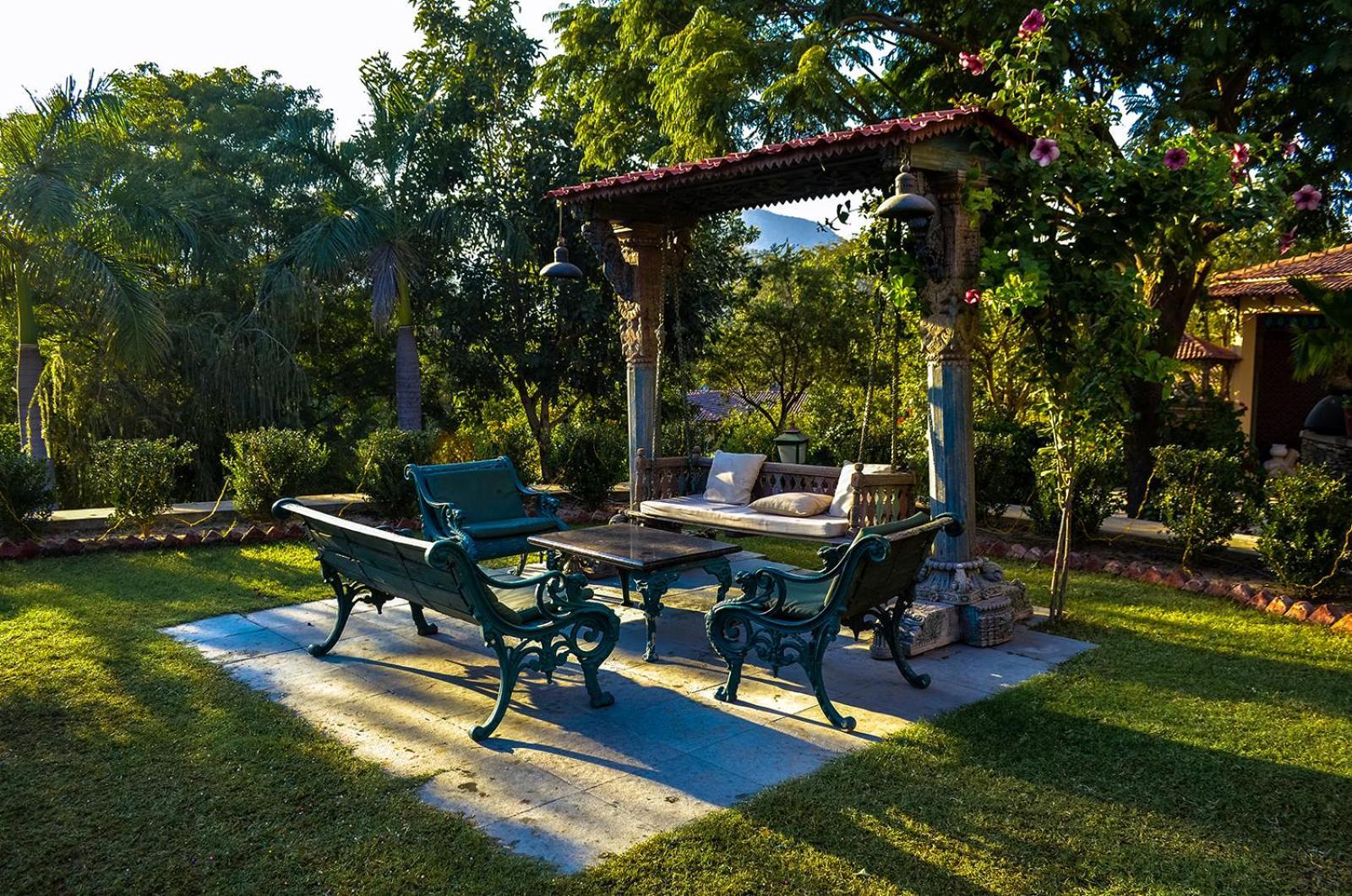 The Royal Retreat Resort & Spa Udaipur Exterior photo