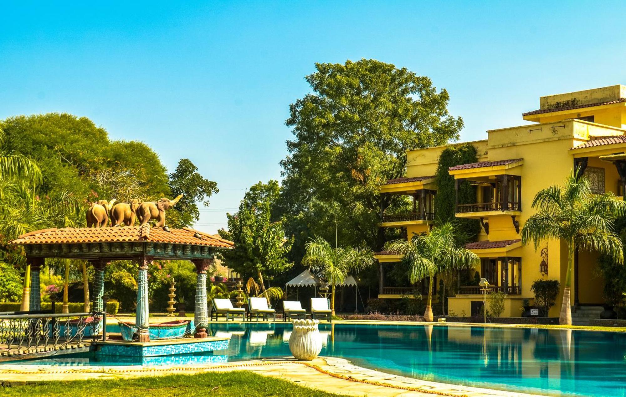 The Royal Retreat Resort & Spa Udaipur Exterior photo