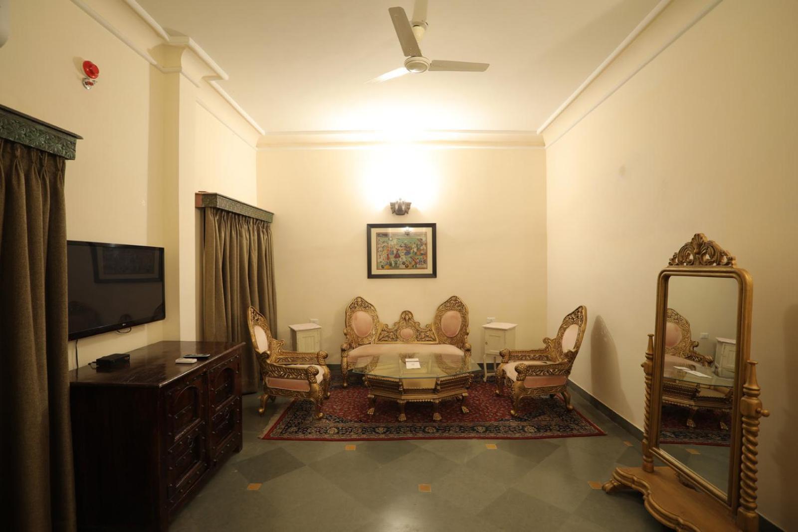 The Royal Retreat Resort & Spa Udaipur Exterior photo