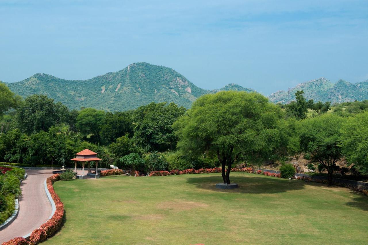 The Royal Retreat Resort & Spa Udaipur Exterior photo