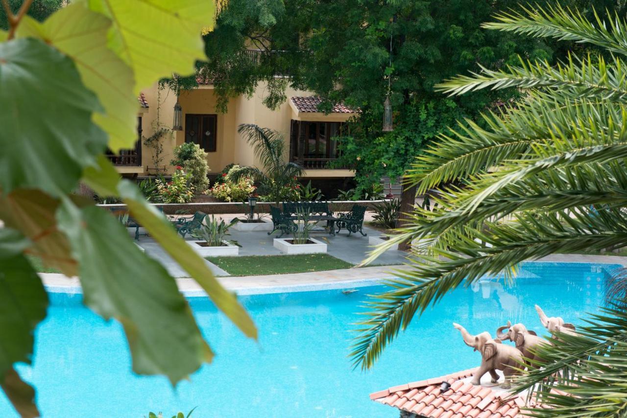 The Royal Retreat Resort & Spa Udaipur Exterior photo