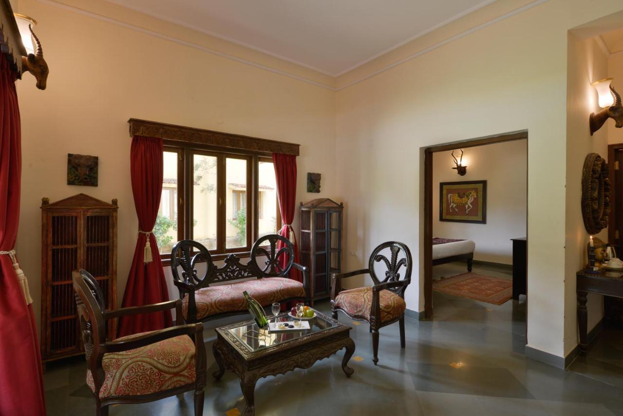 The Royal Retreat Resort & Spa Udaipur Exterior photo